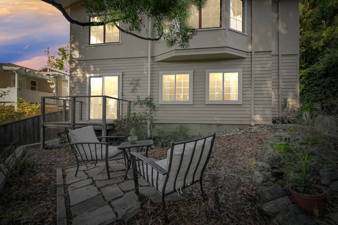 1221 Wellington St, Oakland: listing photo 2