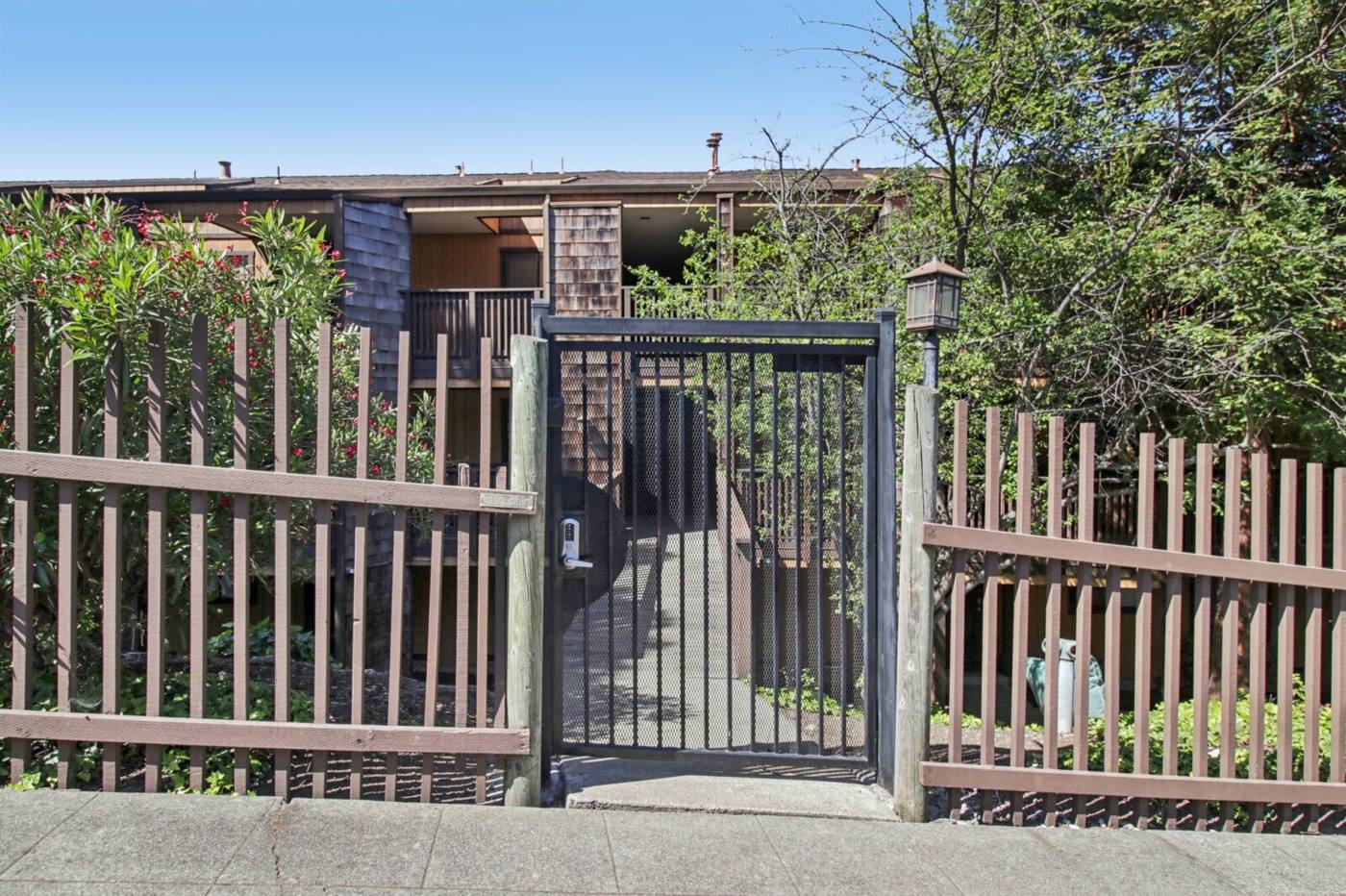 16363 Saratoga St #202E, San Leandro: listing photo 2