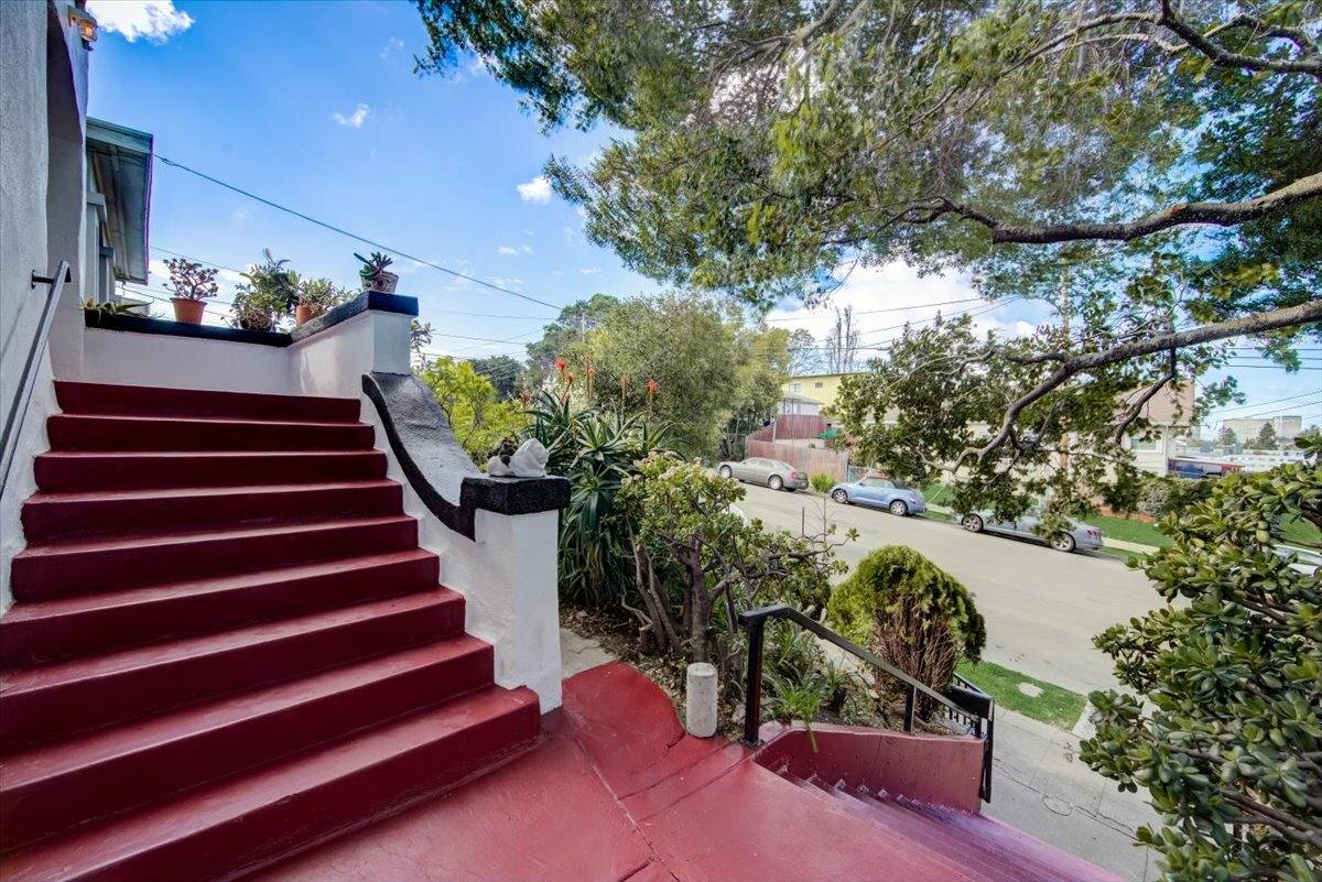 1942 17th Ave, Oakland: listing photo 2