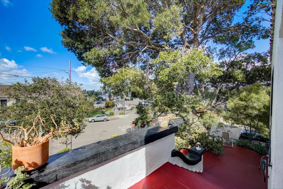 1942 17th Ave, Oakland: listing photo 3