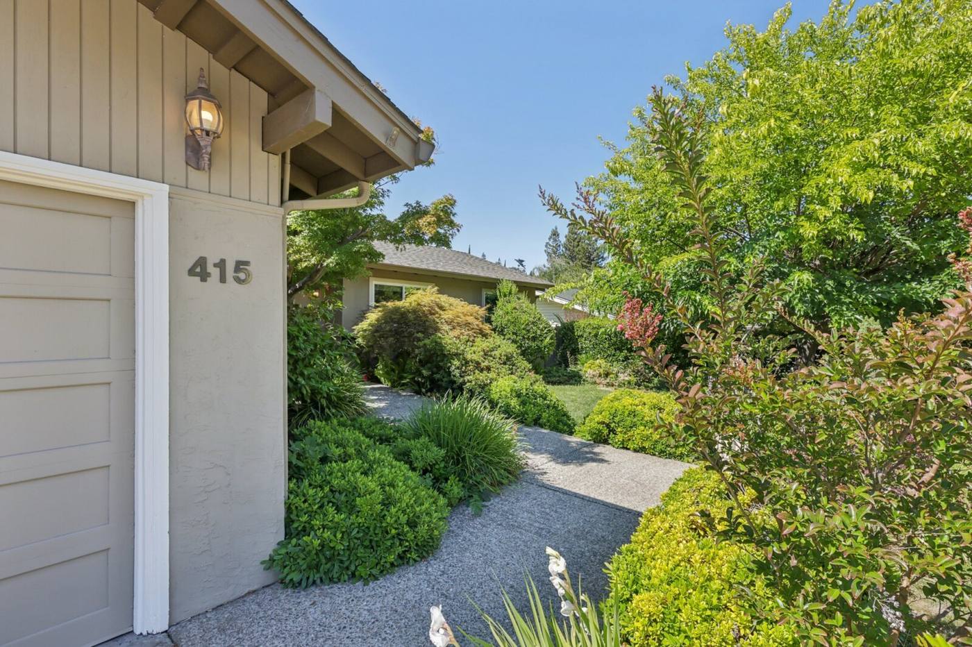 415 Blue Ridge Dr, Martinez: listing photo 2