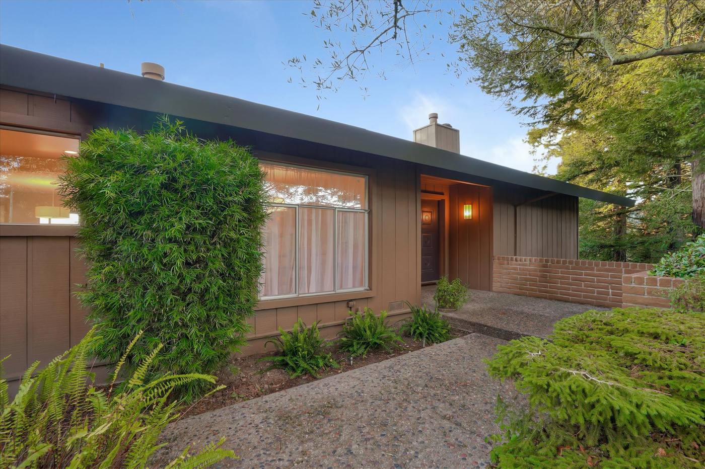 5881 Balmoral Dr, Oakland: listing photo 2