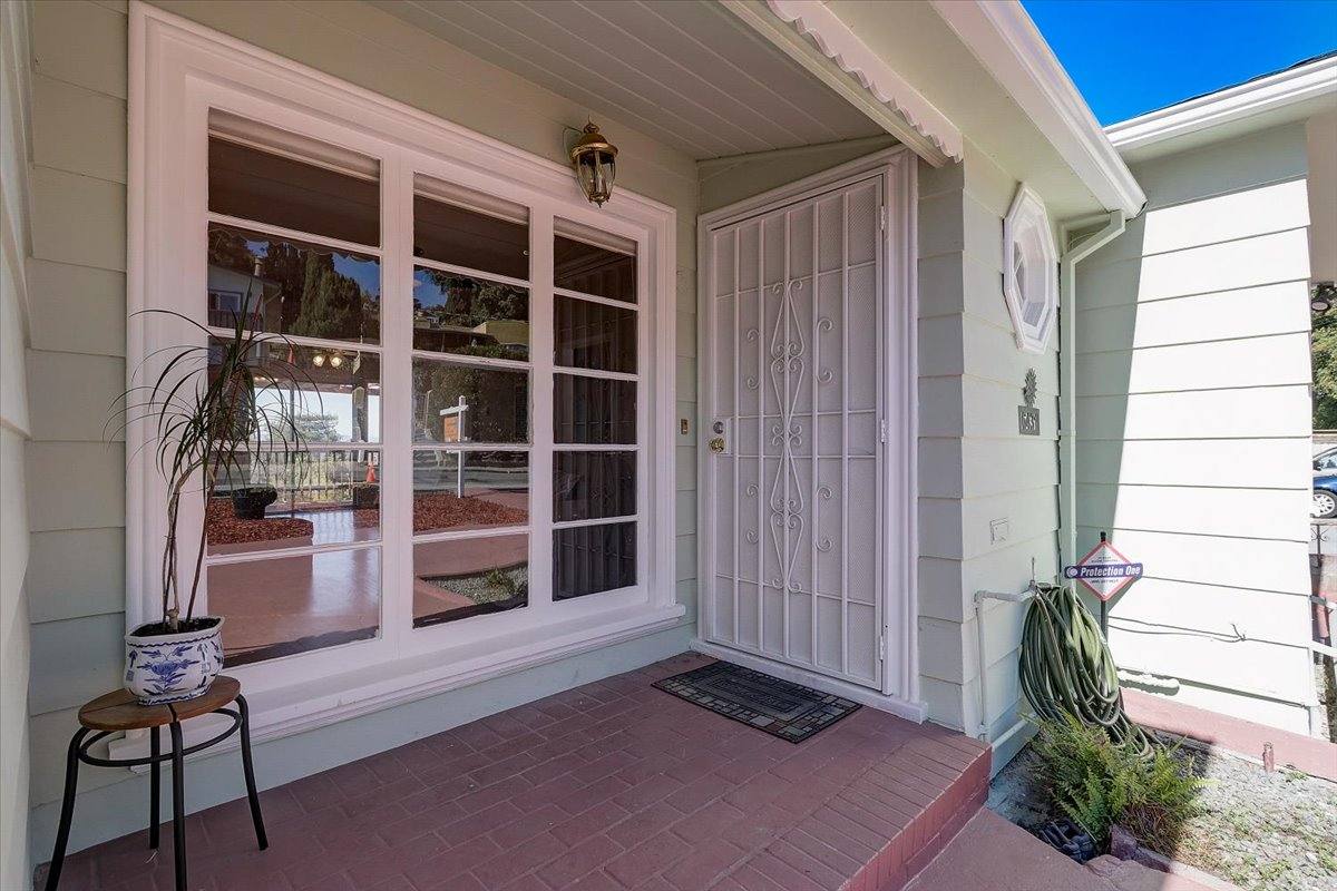 6431 Outlook Ave, Oakland: listing photo 4