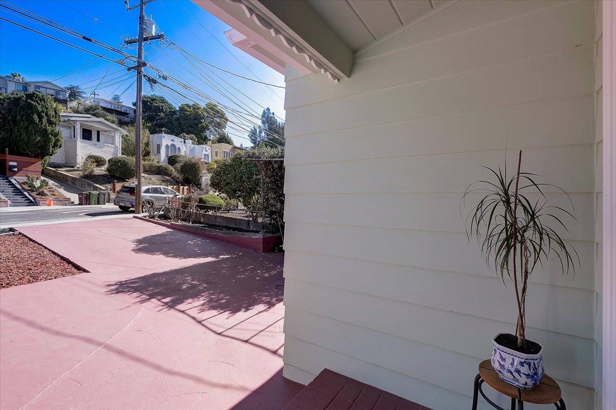 6431 Outlook Ave, Oakland: listing photo 5