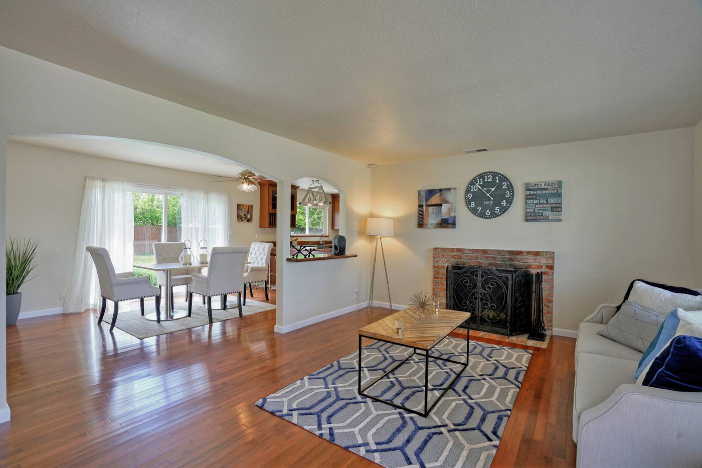 8042 Cranford Ln, Dublin: listing photo 3