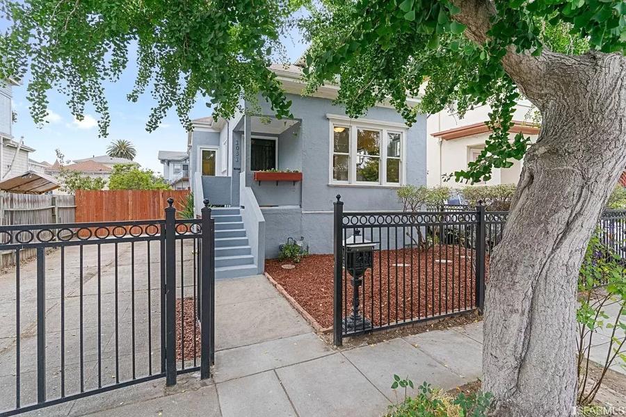 1031 Chestnut St, Oakland, CA 94607