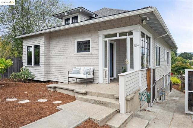 2114 E 30th St, Oakland, CA 94606