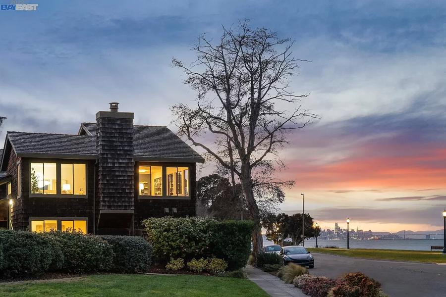 2776 Sea View Pkwy, Alameda, CA 94502