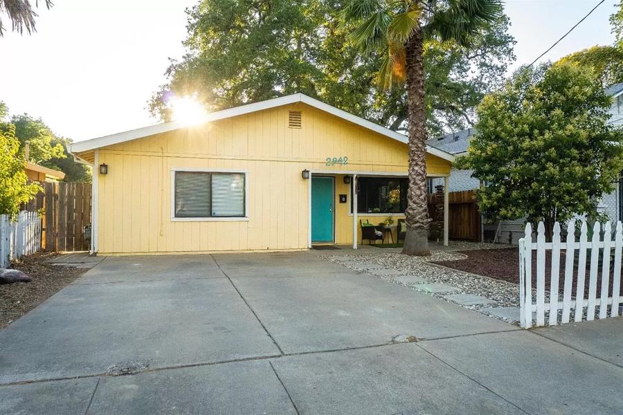 2942 La Solidad Way, Sacramento, CA 95817