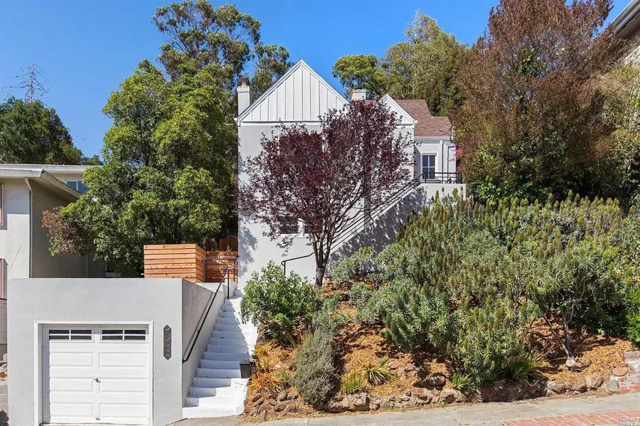 5944 Laird Ave, Oakland, CA 94605